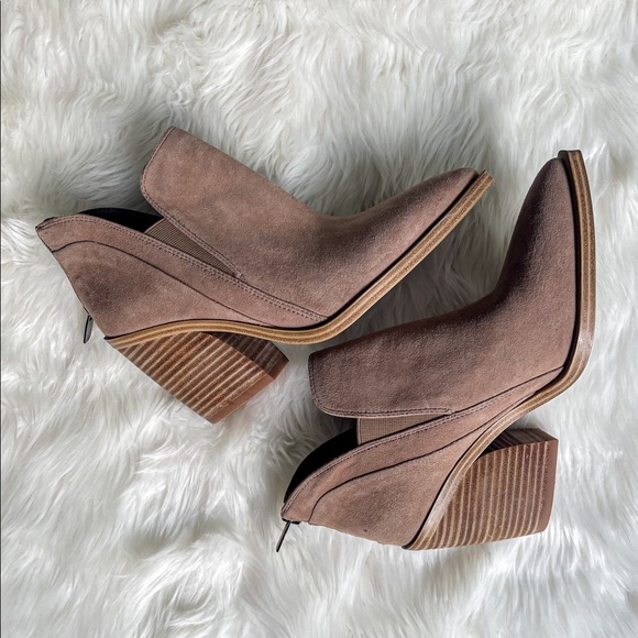 Vince Camuto Bootie - Picture 1 of 5